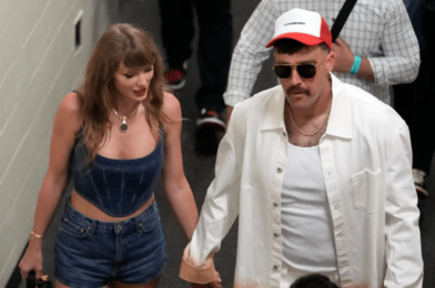 “Taylor Swift and Travis Kelce: What Caused the Heartbreak?”