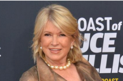 “81-Year-Old Martha Stewart Shines on Sports Illustrated Swimsuit Cover”