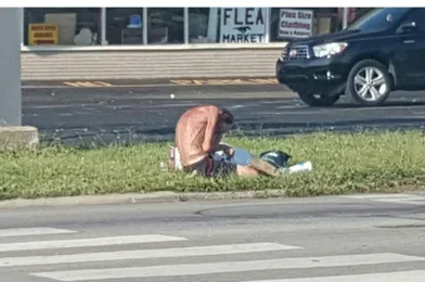 “Man Captures Striking Photo on the Street – What He Discovered Will Shock You”